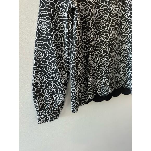 Elle Top Women's Medium Black White Embroidered Floral Textured Crewneck - Picture 5 of 7